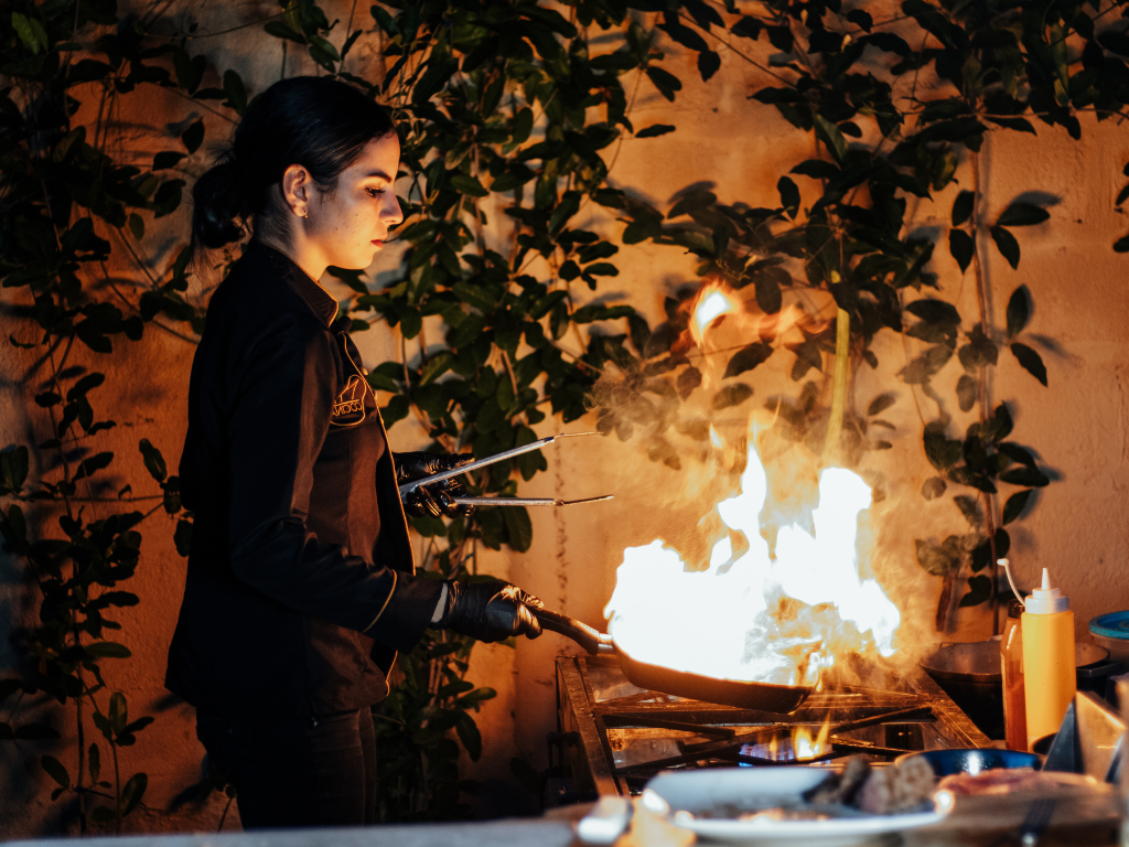Chef María Burgos Cocinando
